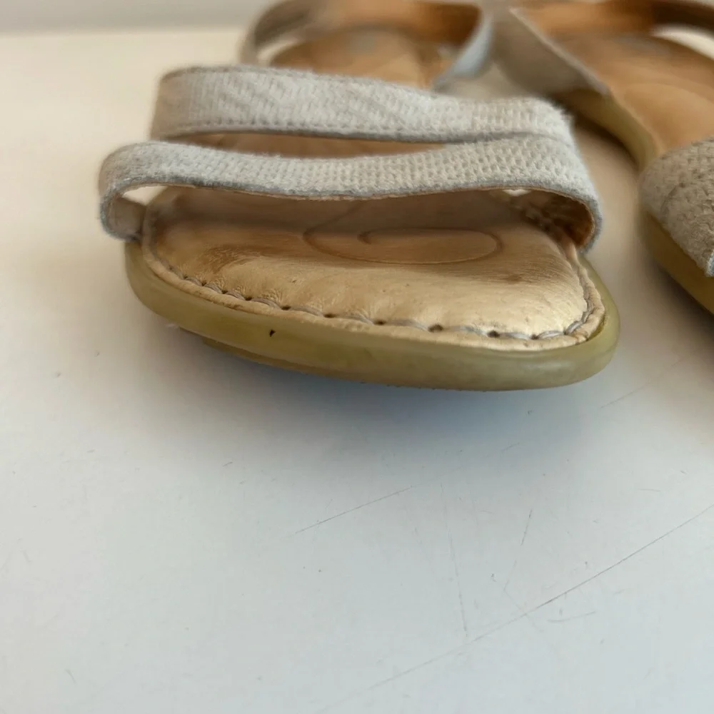 Born F20228 Gray Leather Strappy Sandals Flat Comfort Ankle Strap Sz 7 M Women’s